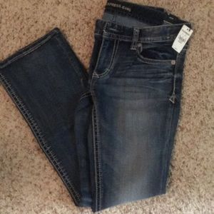 Express Jeans!  Stella. Barely Boot. 6 short.